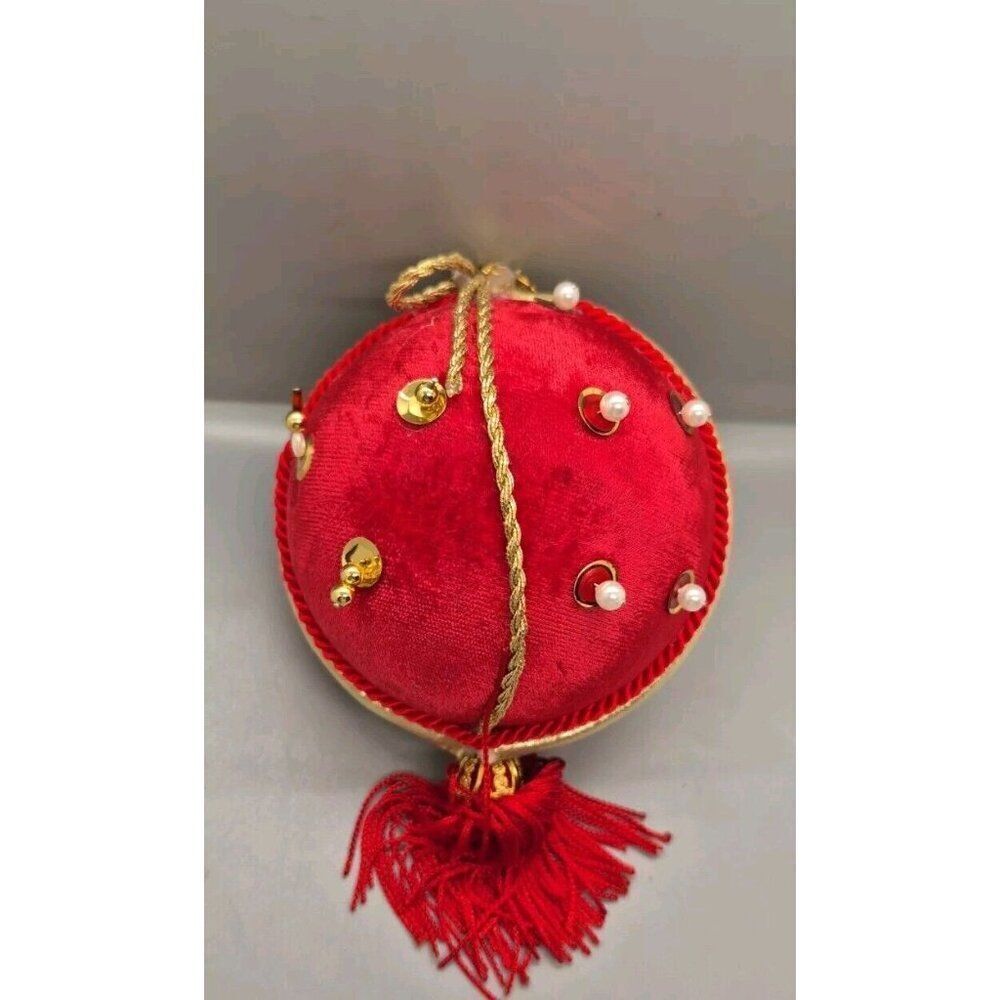 Lot of 4 Vintage Handmade Push Pin Beaded Ball Christmas Tree Ornaments - Picture 9 of 10